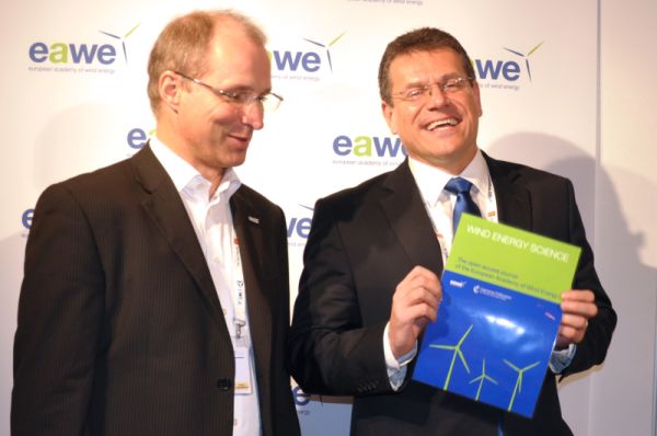 Editor-in-chief Jakob Mann and EC Vice President Maroš Šefčovič with the cover of Wind Energy Science at EWEA 2015 conference in Paris